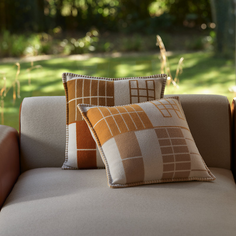Atelier d'Artiste pillow | Hermès USA